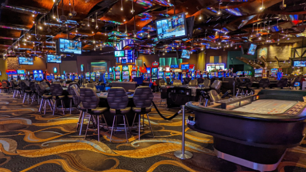 The Difference Between Online Casinos and Land-based Casinos